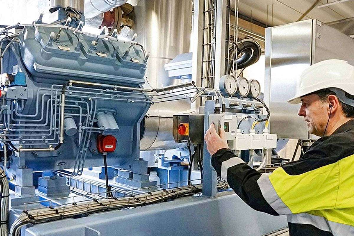 refrigeration-specialist-commissioning-an-industrial-compressor-system